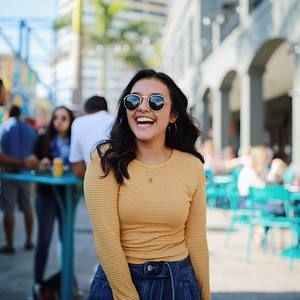 Meet your Posher, D'erika